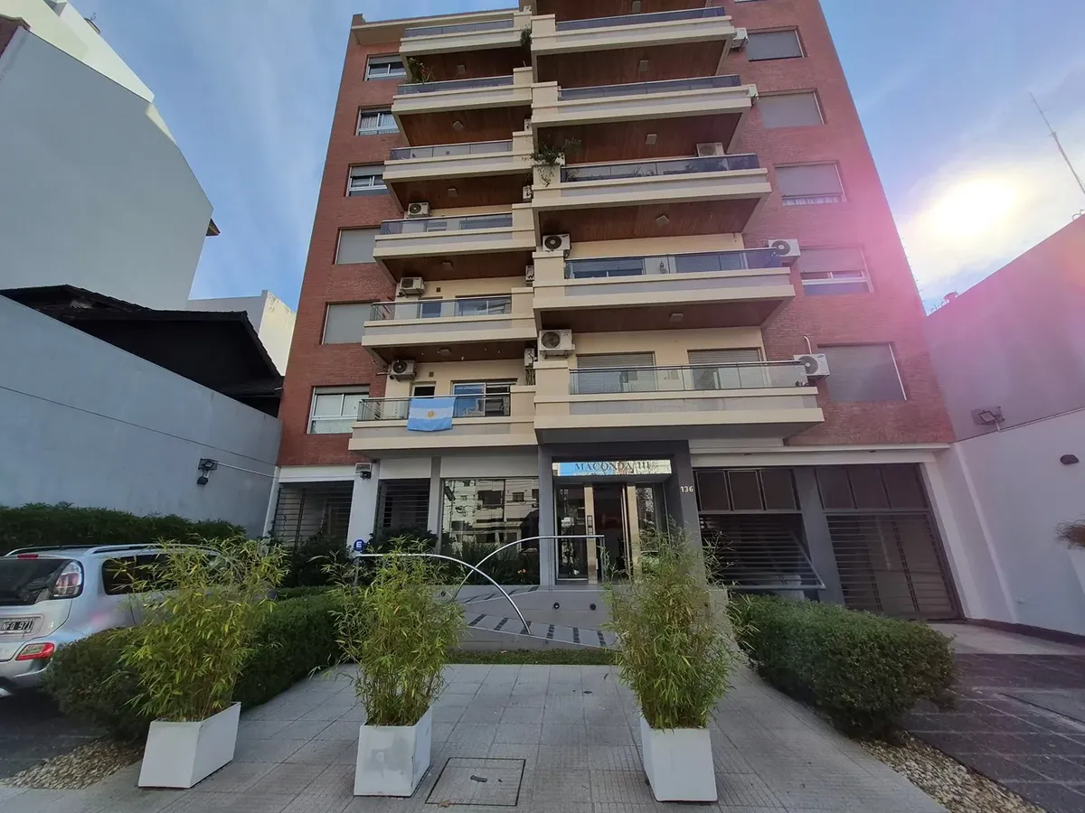 2 ambientes con cochera y balcón