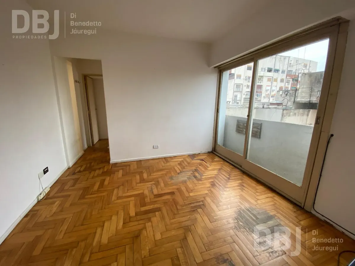 10° piso con balcón francés