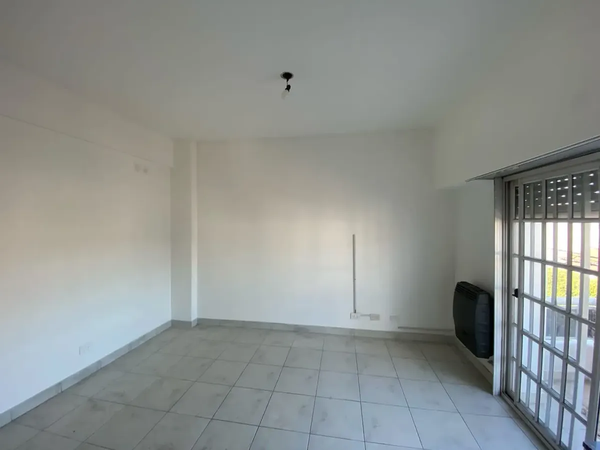 1 dormitorio, balcón amplio