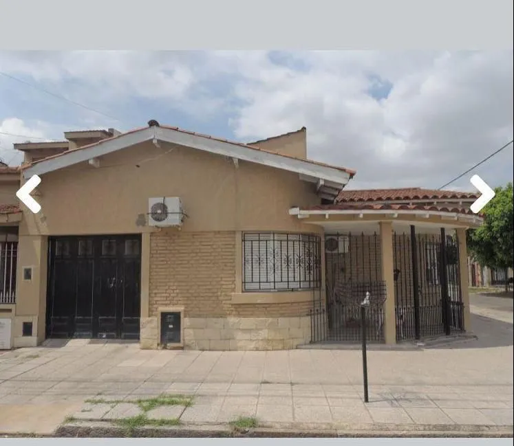 Casa 2 dormitorios con cochera