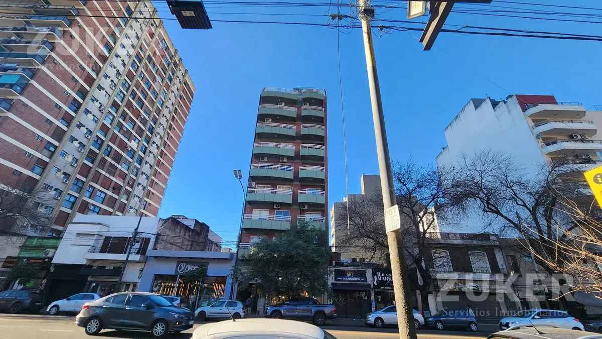 Monoambiente Con Balcón, Muy Luminoso Y Excelente Ubicación