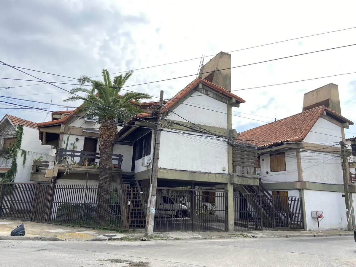 2 ambientes con balcón y cochera