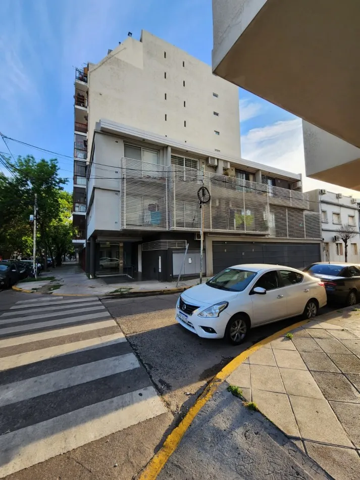 Front studio with balcony