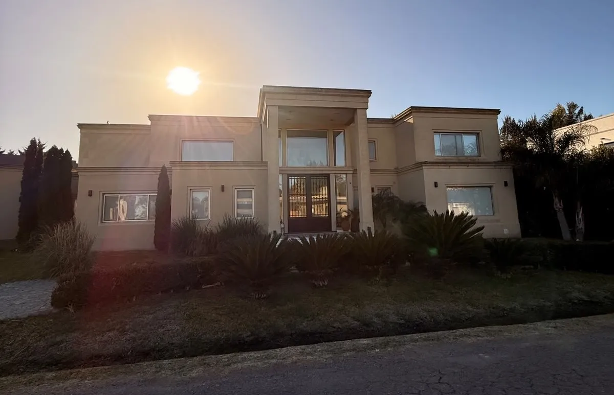En Alquiler Casa 7 Amb En Country Malibu, 5 Baños, Piscina Y Quincho (109)