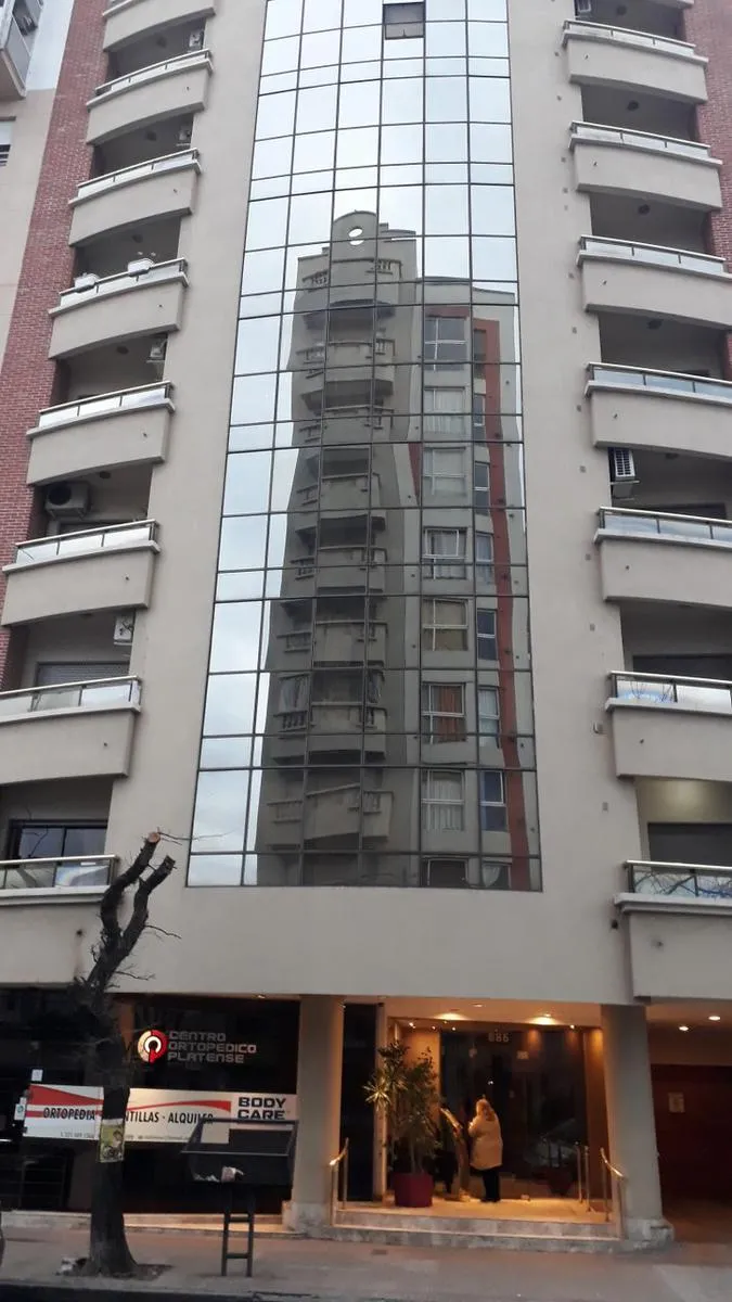 Departamento Céntrico De Categoría En Zona Calle 12