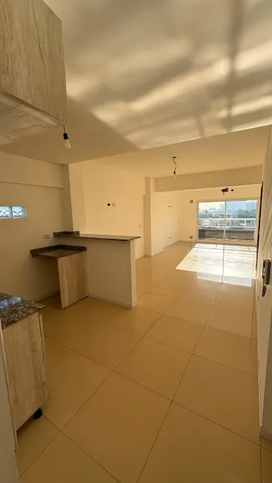 Piso 4, estudio con piscina