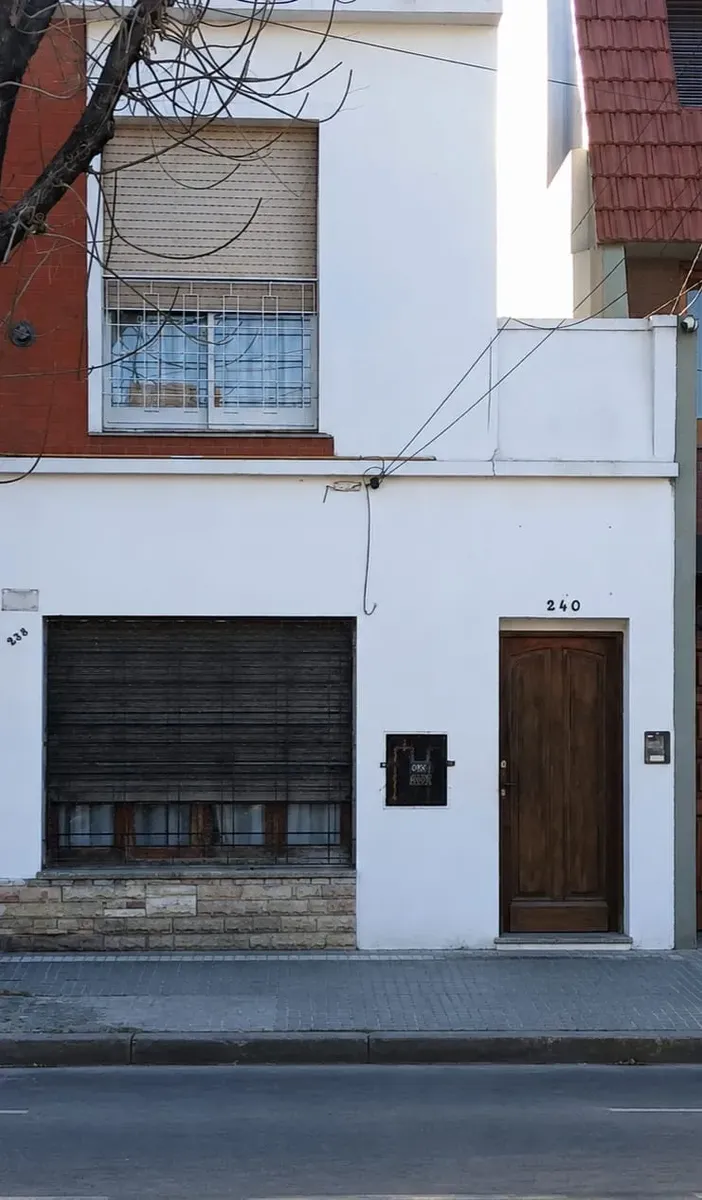 Depto. Tipo Casa 3 Amb Con Amplio Fondo - Refaccionado!!!