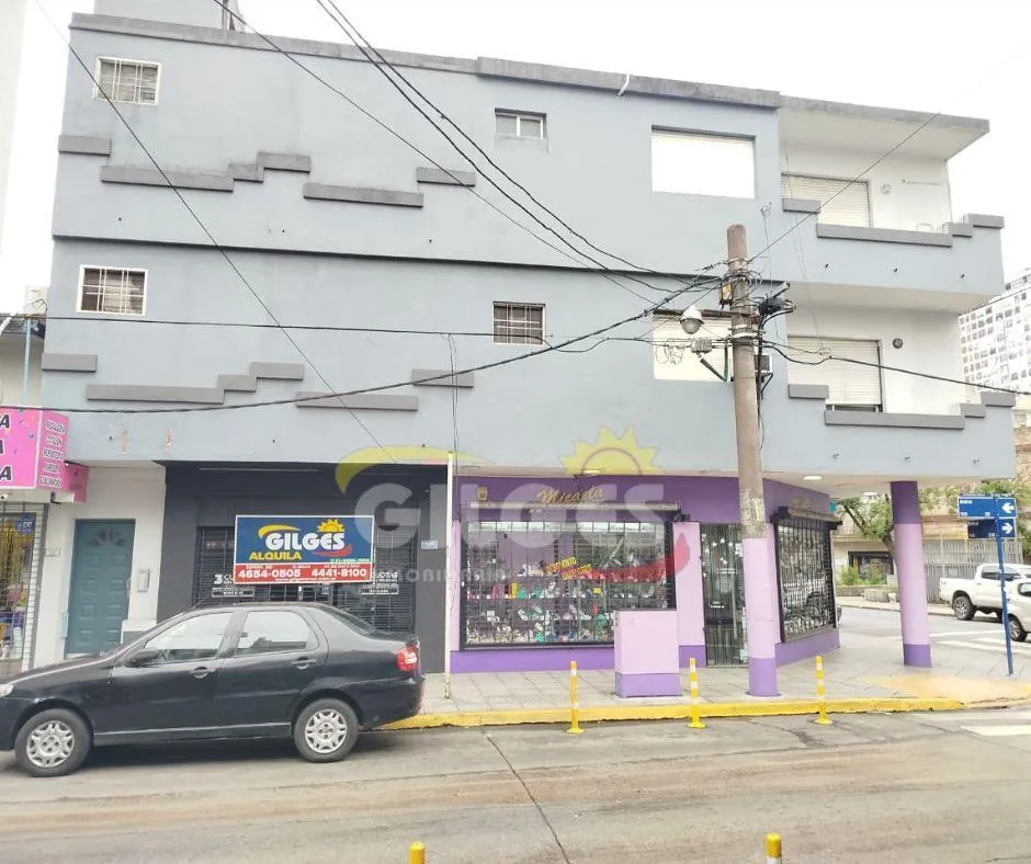 Monoambiente con balcón