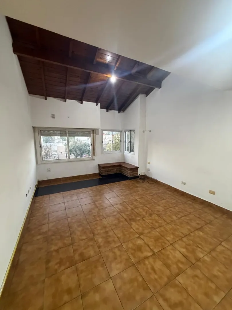 Departamento 3 ambientes con patio