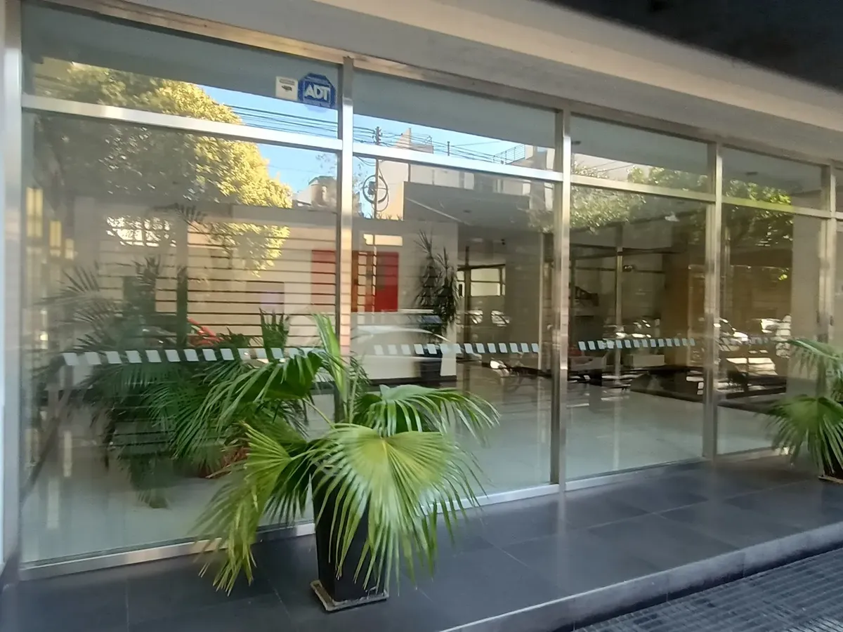 2 ambientes contrafrente, balcón corrido