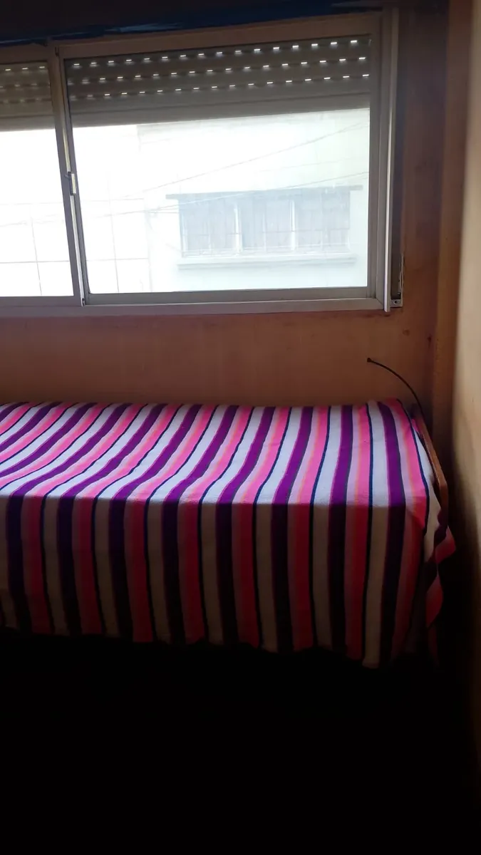Habitación Amobl. A 1 Persona Con Buena Salud En Av. Juan B Justo Y Boyaca. S/ Plaza Pappo Y Metrobus.sr.carlos. 155 996 9938
