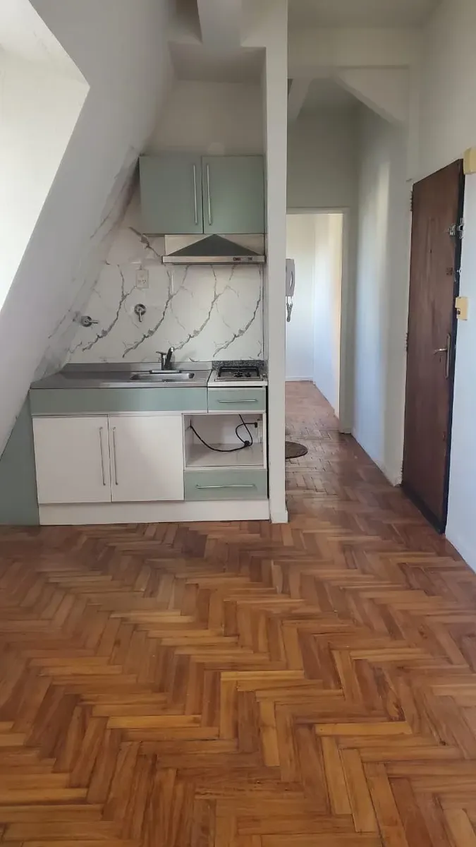 Departamento Como Nuevo! Excelente Ubicación. Ideal Pareja O Alguien Solo. Apto Profesional. Acepta Mascota