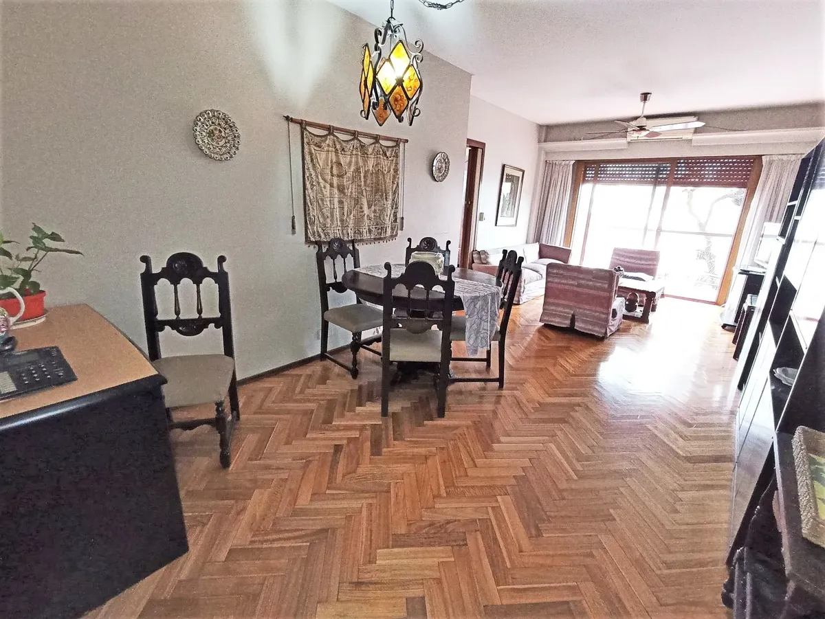 Excelente Departamento Semipiso 4 Amb Con Balcón Al Frente - Parque Chacabuco