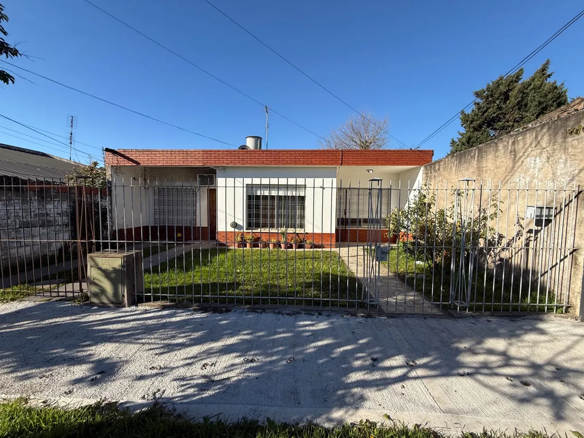 Casa con patio y 2 dormitorios