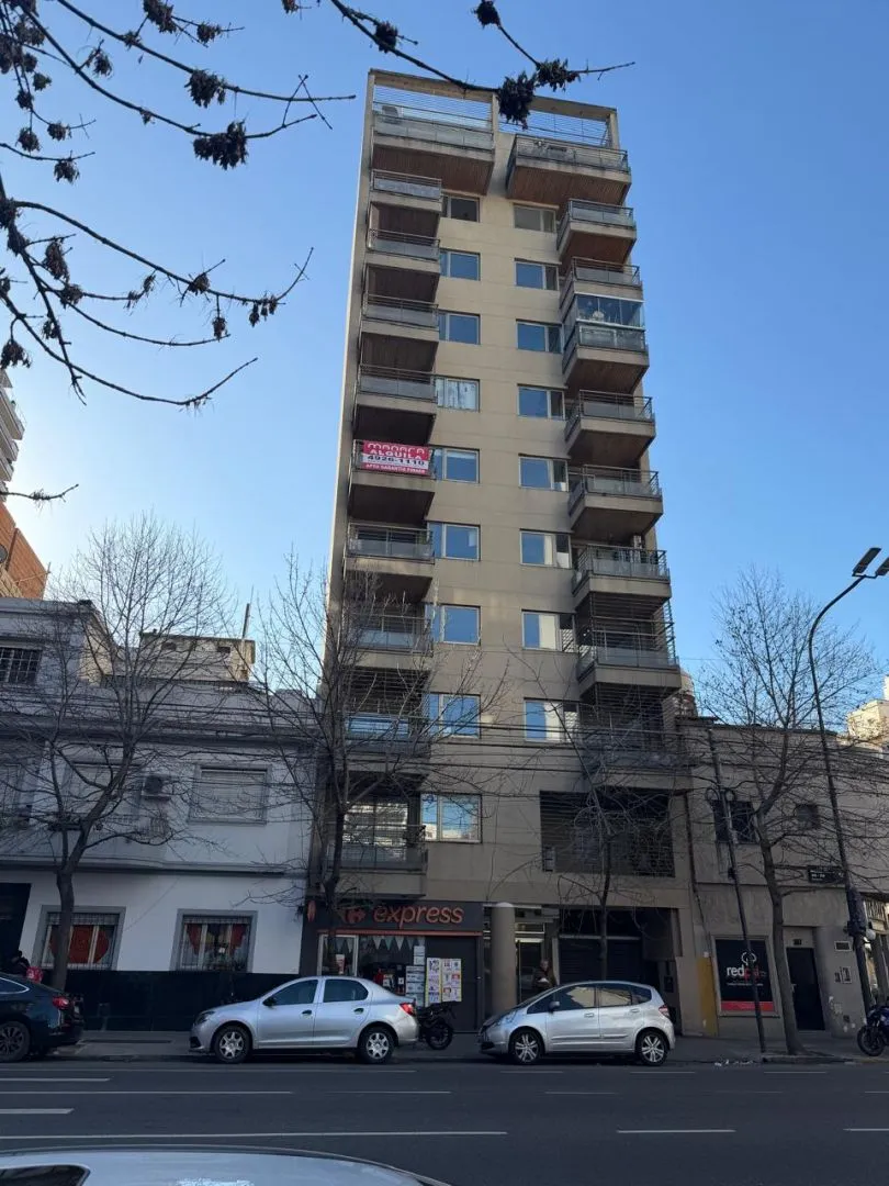 3 ambientes con balcón aterrazado