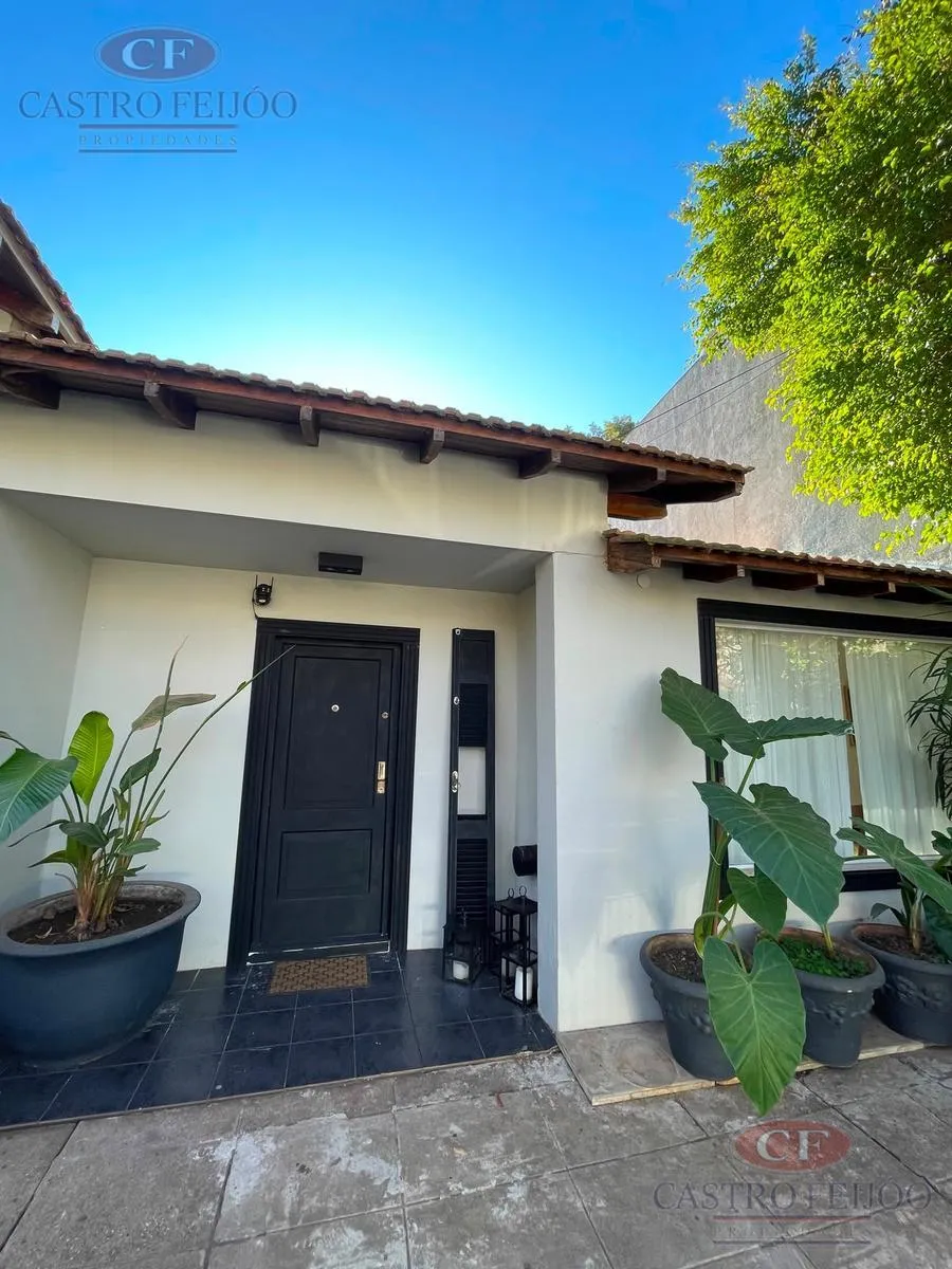 Chalet en planta baja con jardín