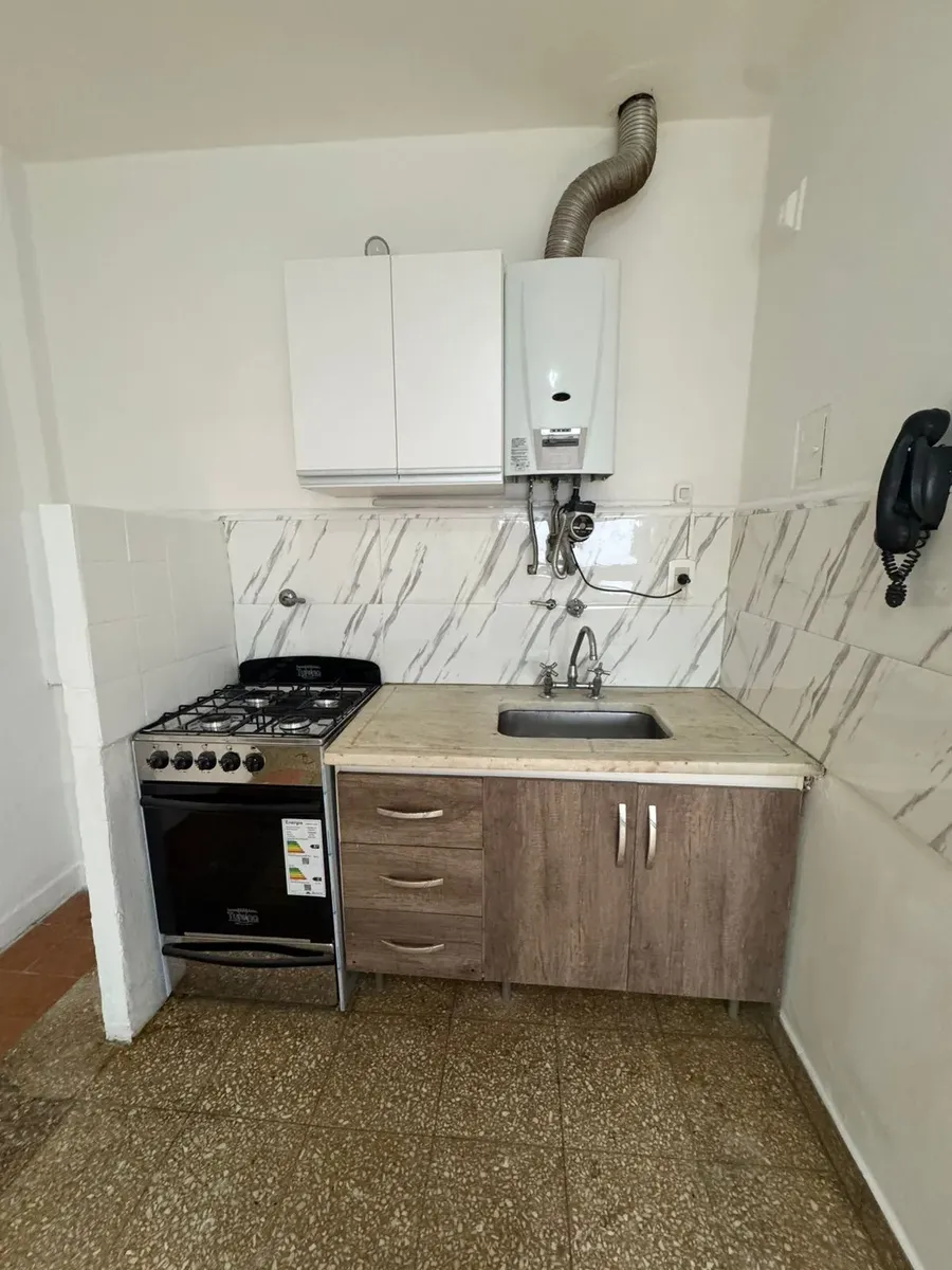2° piso por escalera, 1 dormitorio