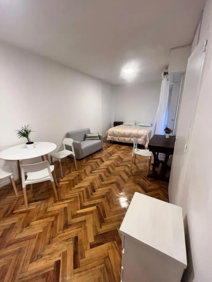 Monoambiente amoblado, Lavalle 1500