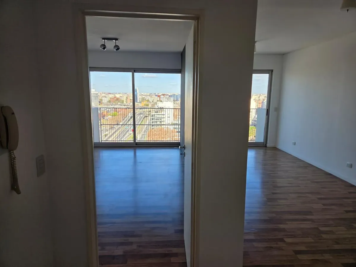 Loft amoblado con balcón