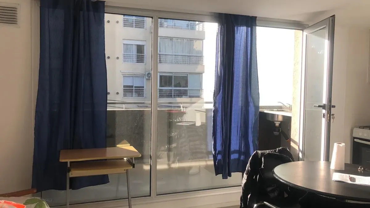 Monoambiente amoblado con balcón