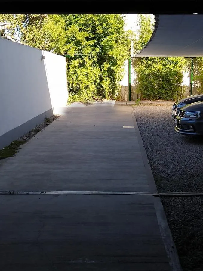2 ambientes con cochera cubierta