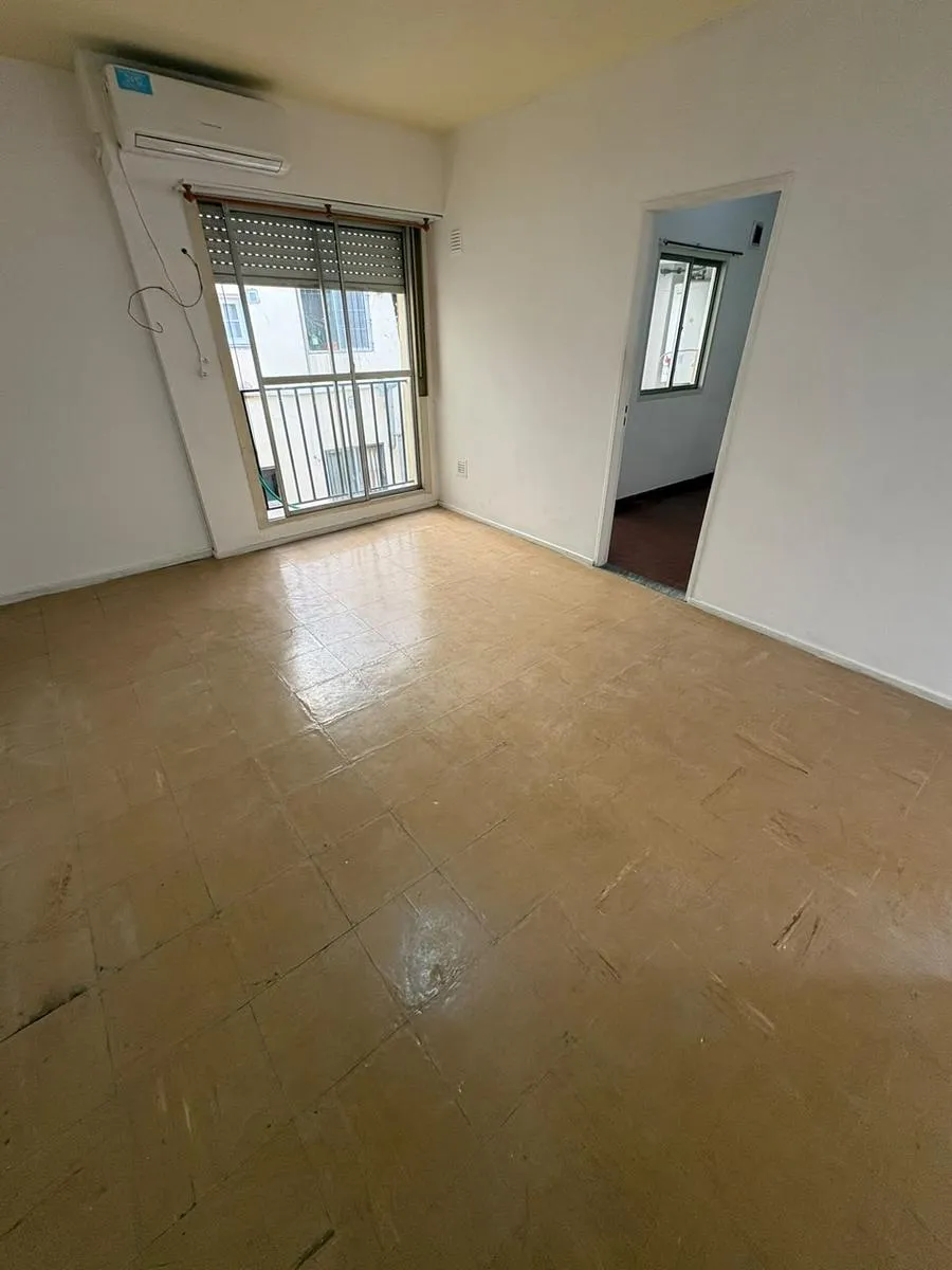 Piso 2 con balcón