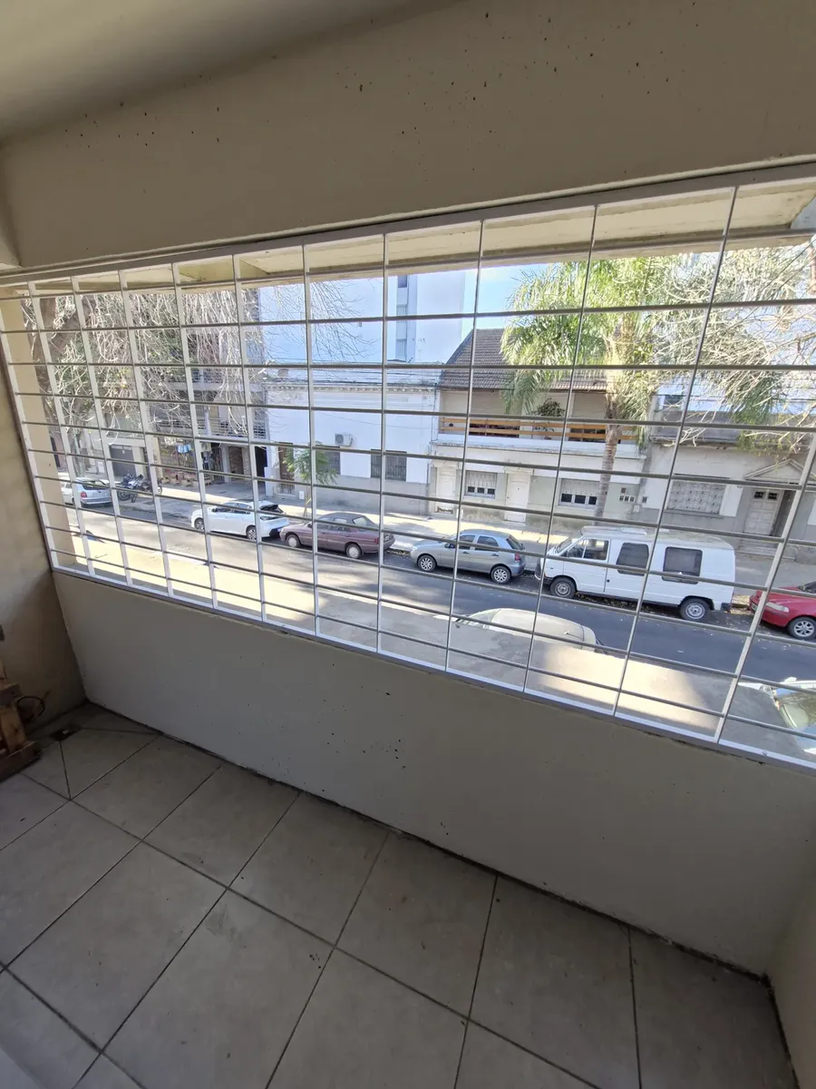 Front-facing studio with parking