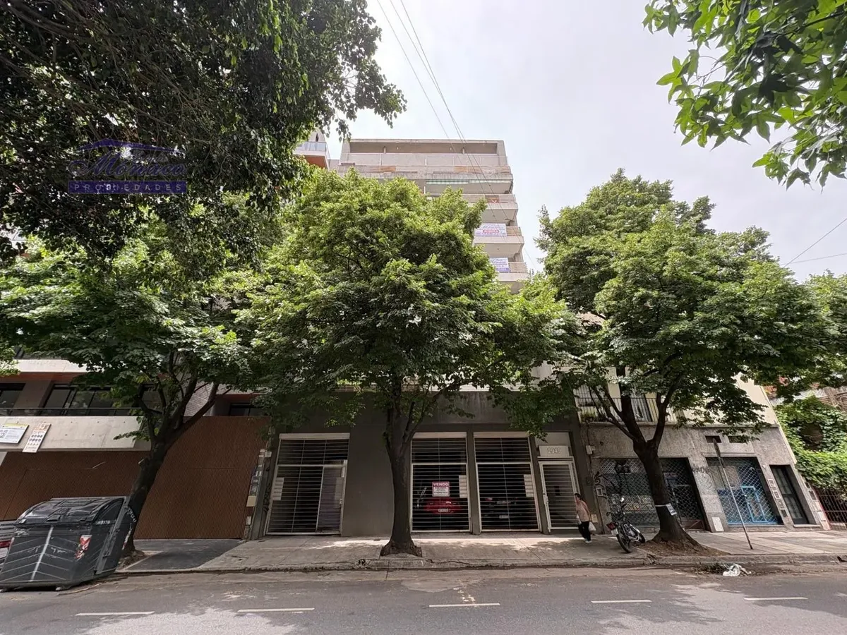 6º piso con balcón corrido