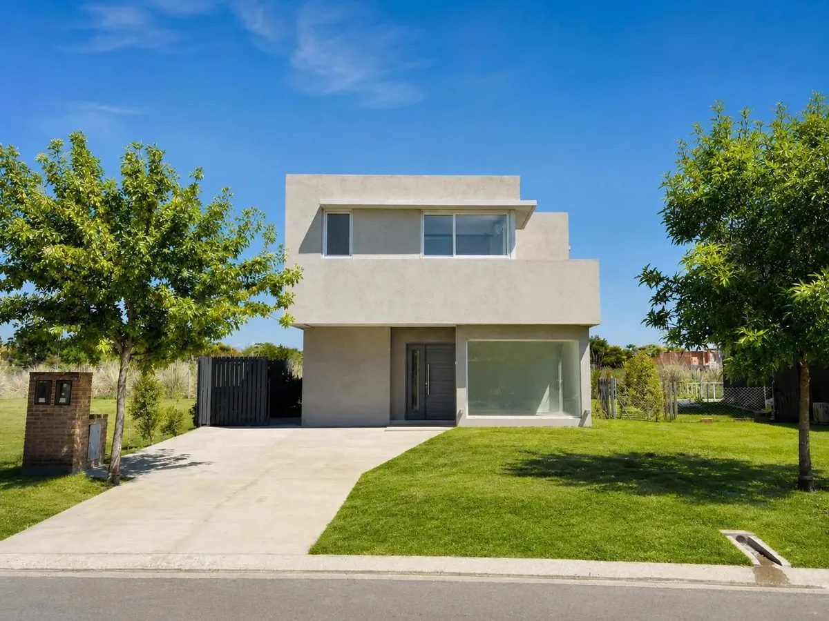 Venta | Casa  4 Dormitorios Y Pileta | Barrio Araucarias - Puertos
