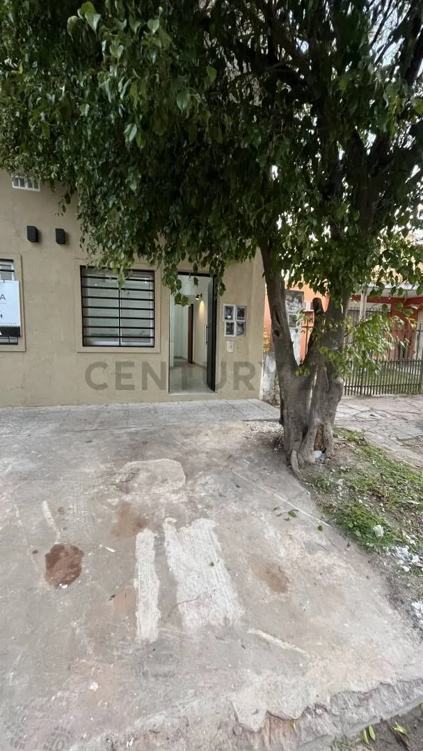 Alquiler A Estrenar Ph 2 Ambientes Pb Al Frente Entrada Independiente
