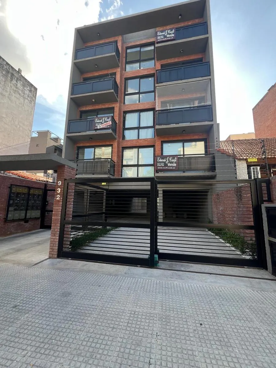 Departamento Monoambiente Con Balcón En Alquiler En Castelar.