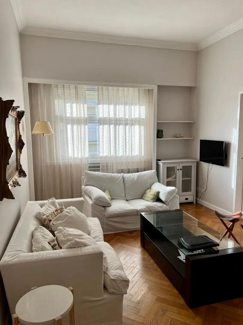 3 ambientes, 2 baños, aires frío-calor