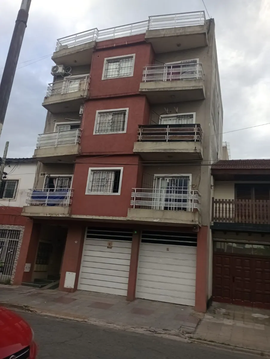 Zona Centro, Cerca Unlam. Op Cochera. Ajuste Semestral X Ipc