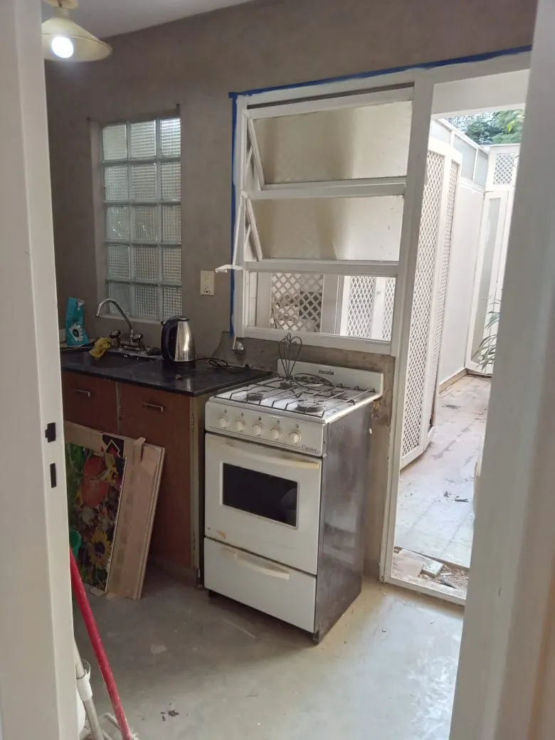 Belgrano. Dos Ambientes Muy Luminosos Con Patio. Apto Profesional.