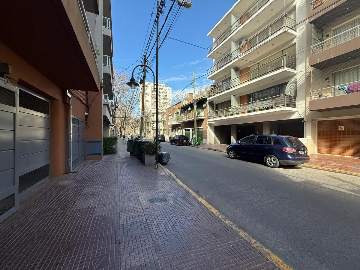 Departamento Con Cochera En Alquiler Y En Venta