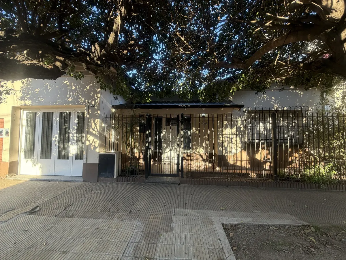 Casa 2 dormitorios con jardín