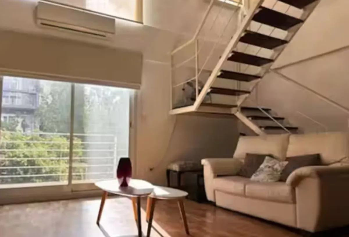 Loft duplex amueblado con balcón