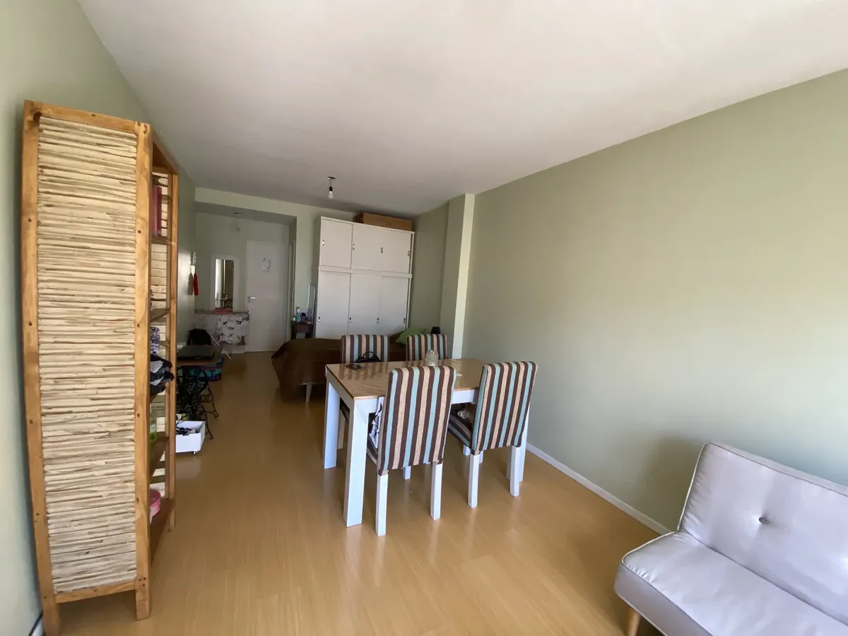Monoambiente con cocina independiente