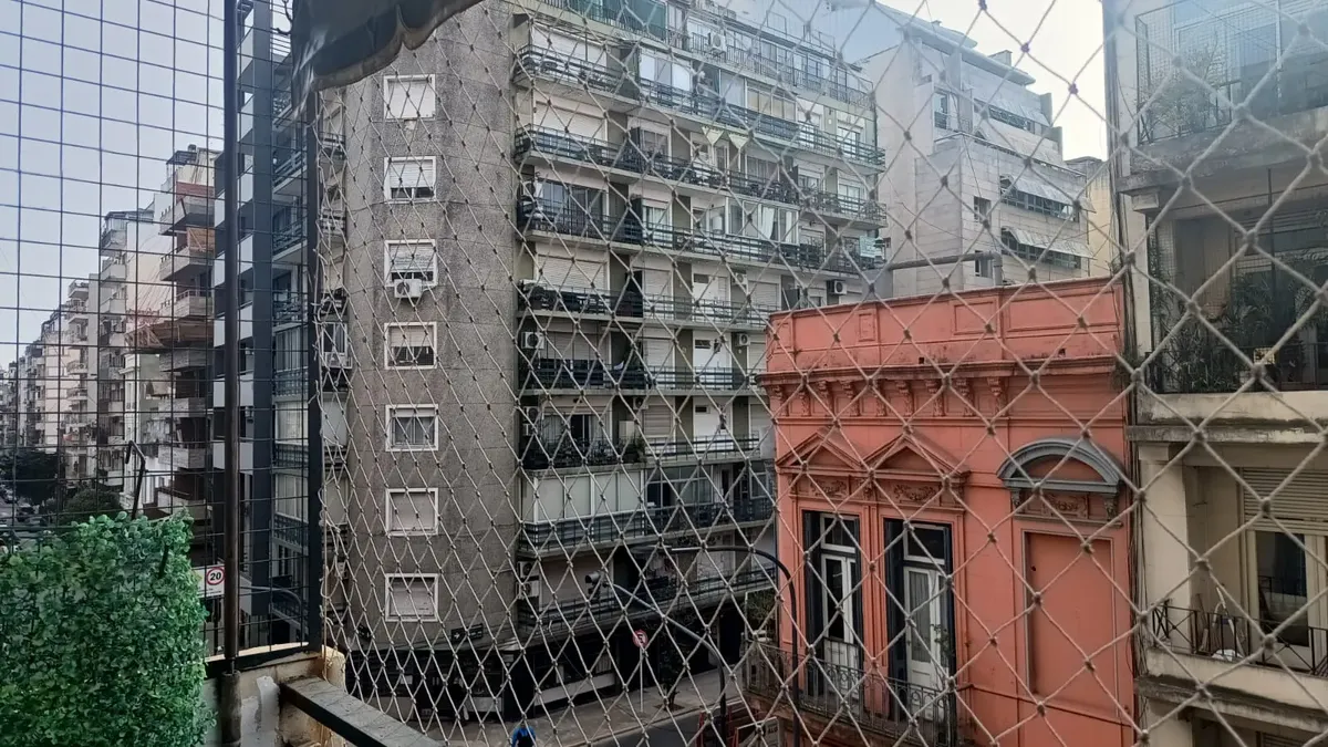 Muy Lindo Monoambiente Al Frente, Cerca Callao Y Tucumán, Zona Facultades
