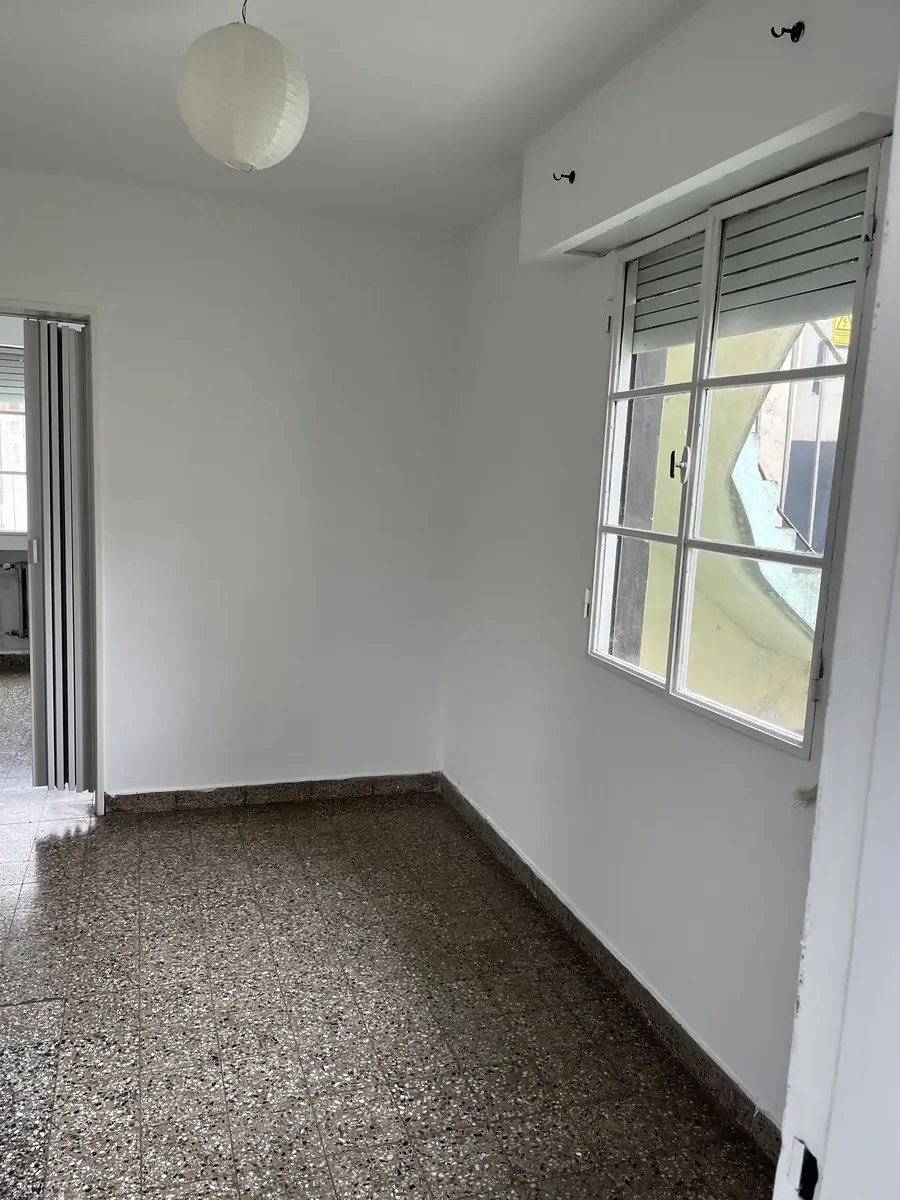Departamento 2 Amb. 8° Piso, Sin Expensas, Muy Luminoso, Con Ventanas A Terraza, Dormitorio Amplio, Agua Caliente Central. Recien Pintado. El Valor Alquiler $750.000 No Paga Expensas, Ni Abl, Ni Aysa