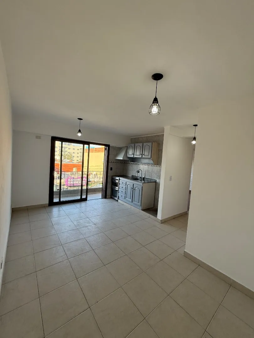 Departamento 3 ambientes con balcones
