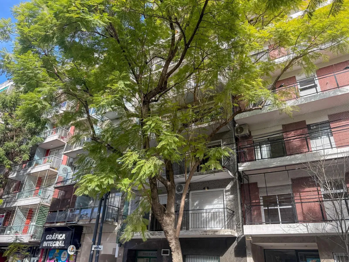 Monoambiente Con Balcon En Recoleta