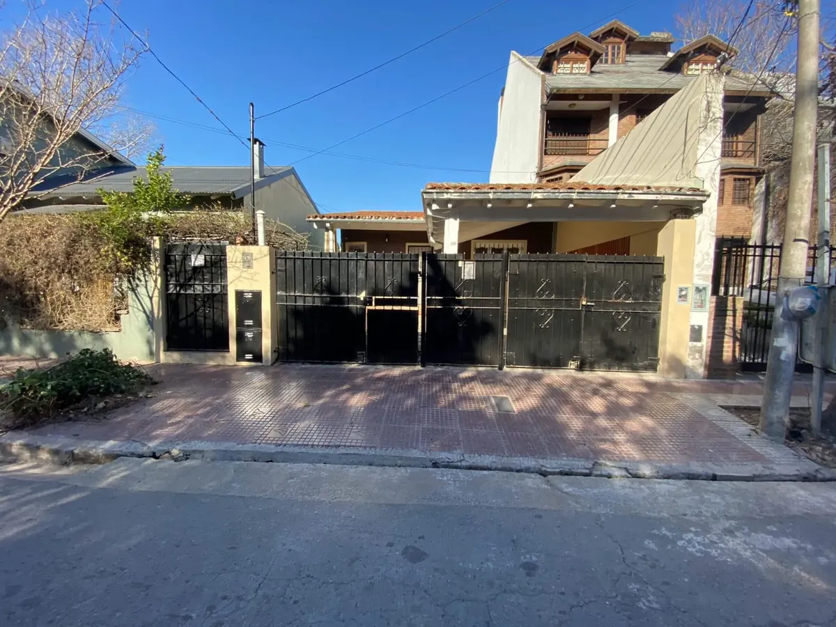 Casa en fila con 2 dormitorios