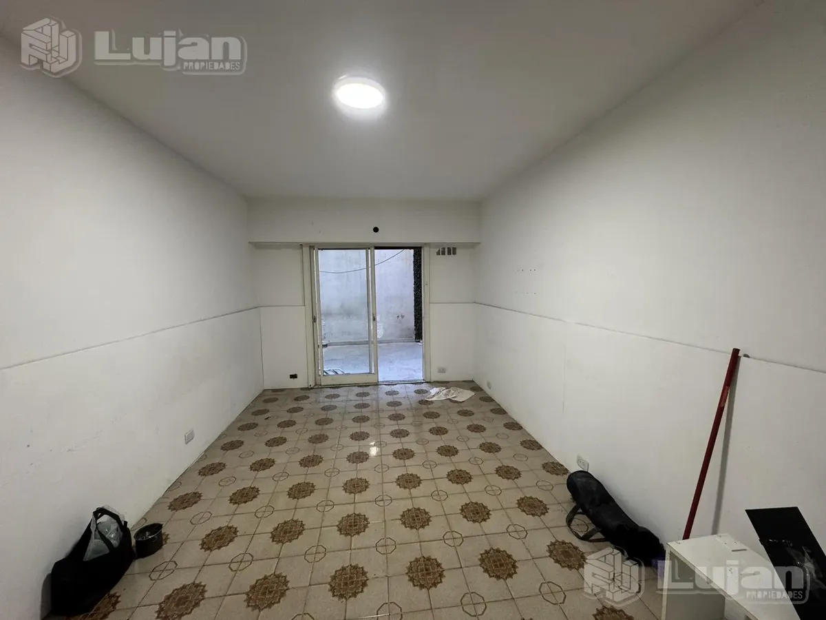 3 ambientes con patio y lavadero