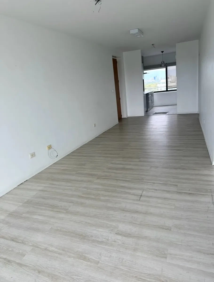 3 ambientes con balcón al río