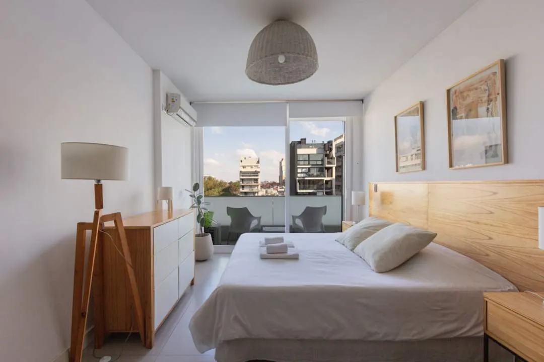 Monoambiente con balcón y amenities