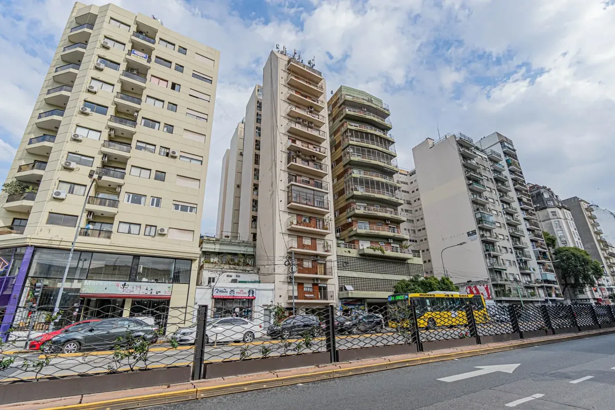 Studio 2º andar com elevador
