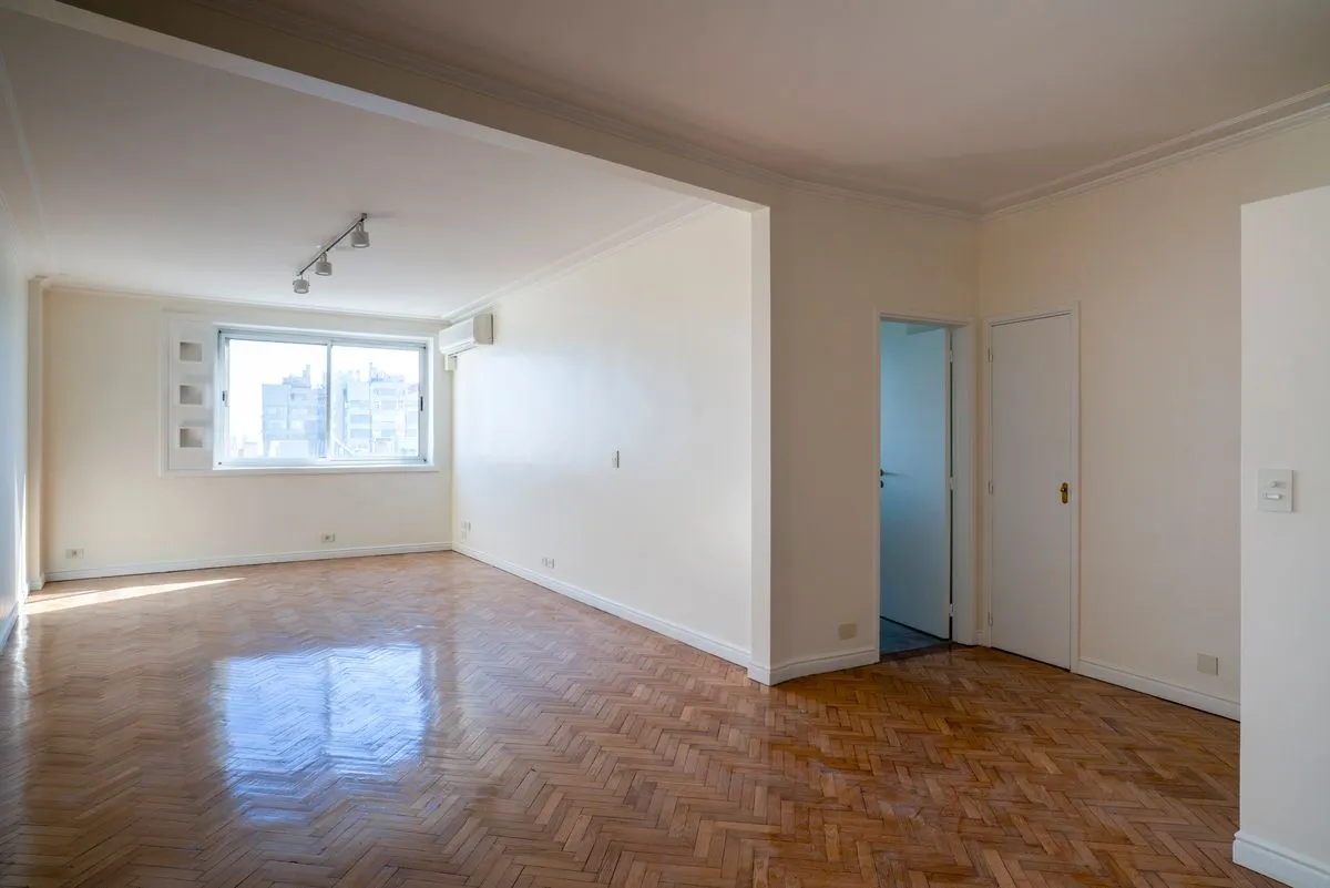 Piso alto con vista y cochera
