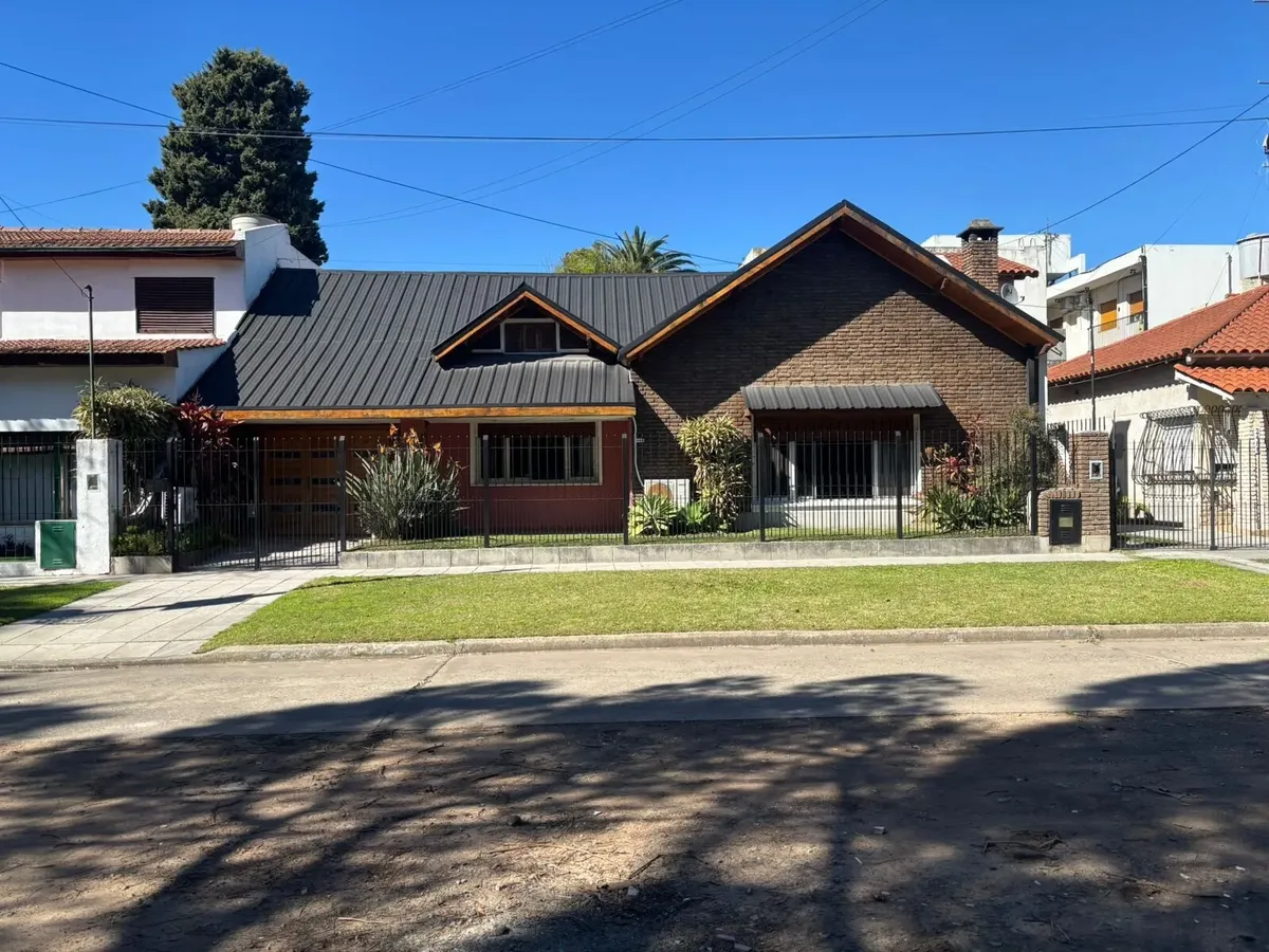 4-room house with pool
