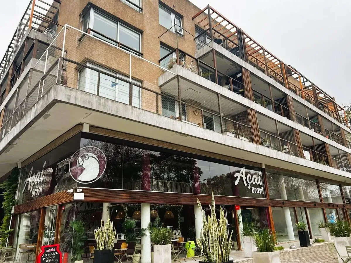 PB al frente con patio